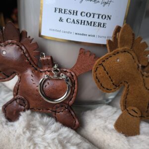 Sleutelhanger paard borduren